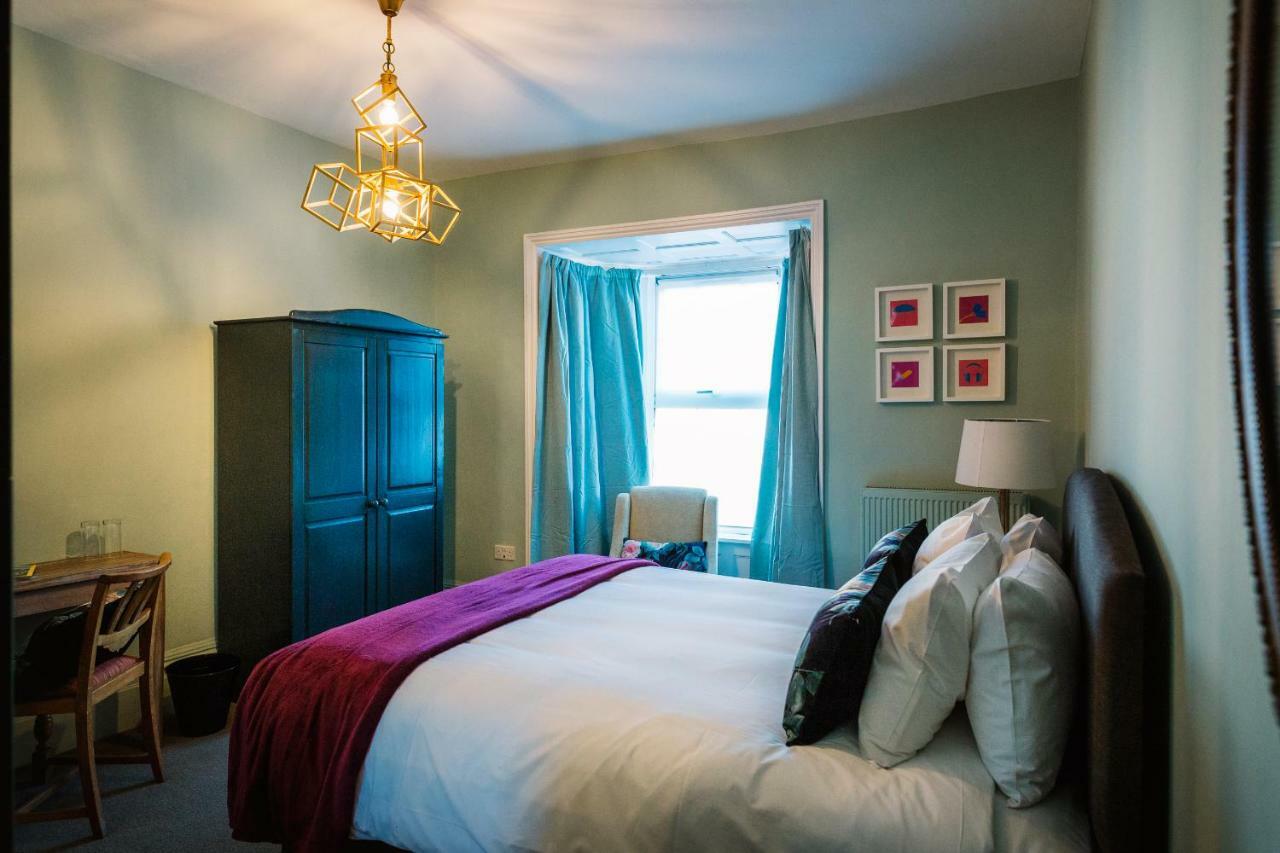 Bampton Townhouse 4*